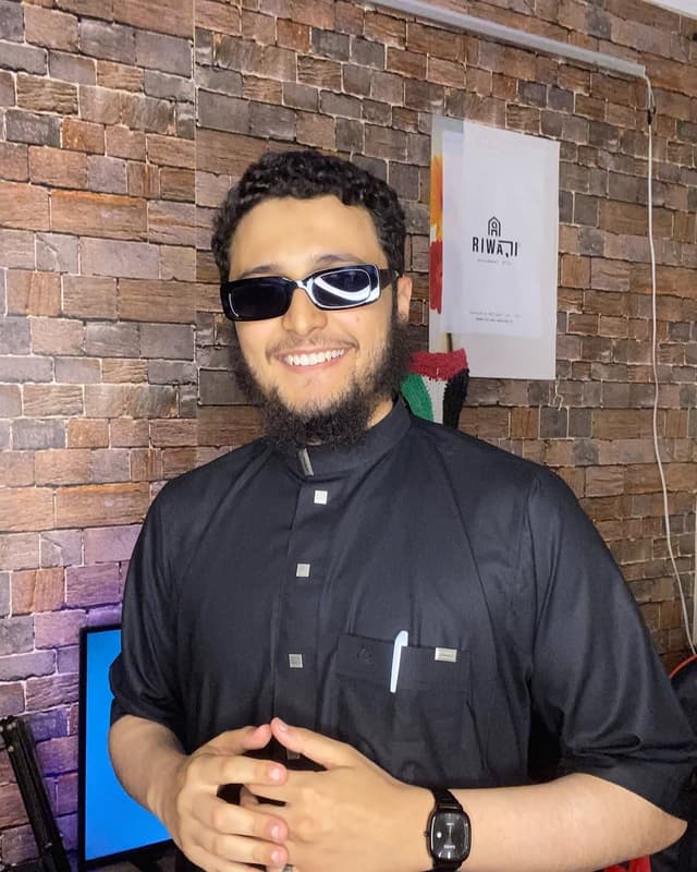 قميص السلطان الاسود